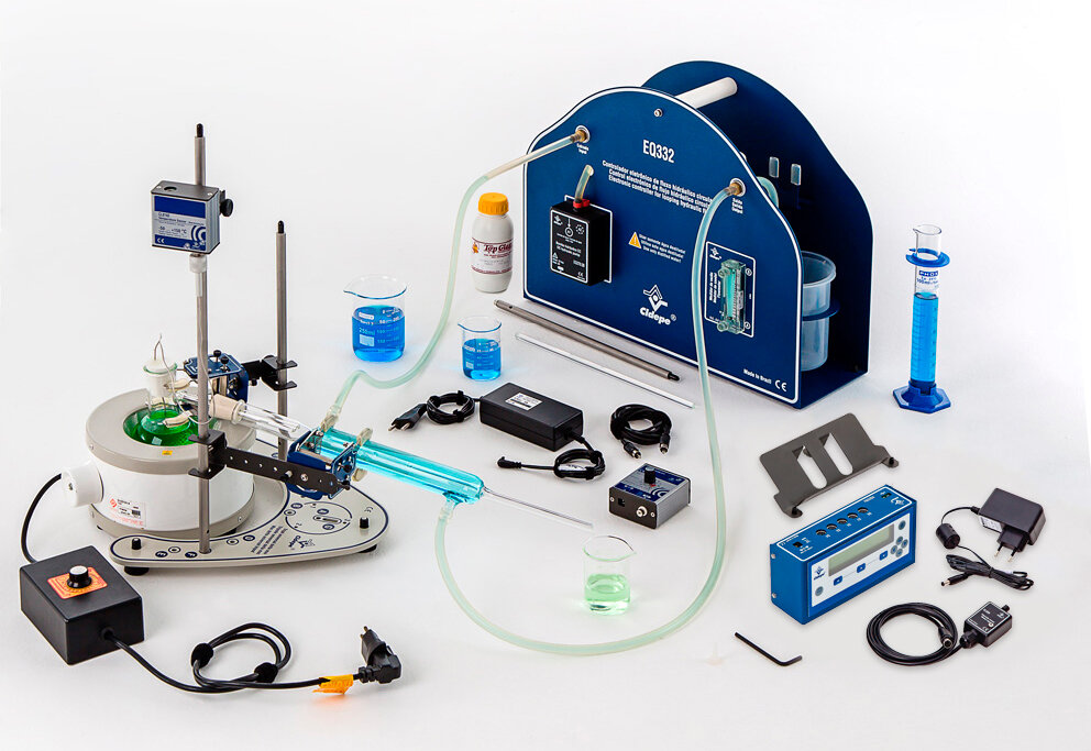 Distillation unit with electronic control of circulating hydraulic flow and multimeter.