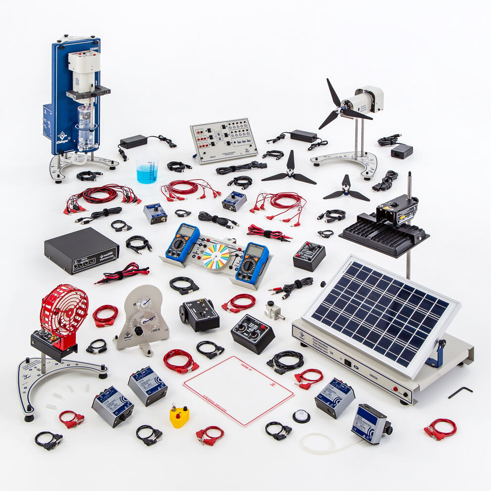 Conjunto energias renováveis, eólica, hidroelétrica, solar com multímetros, sensores e interface